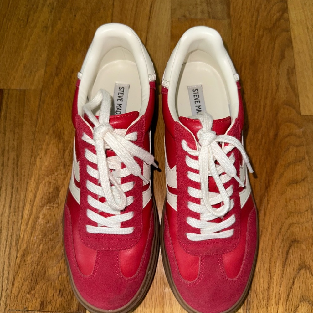 Steve Madden Red and White Casual Sneakers